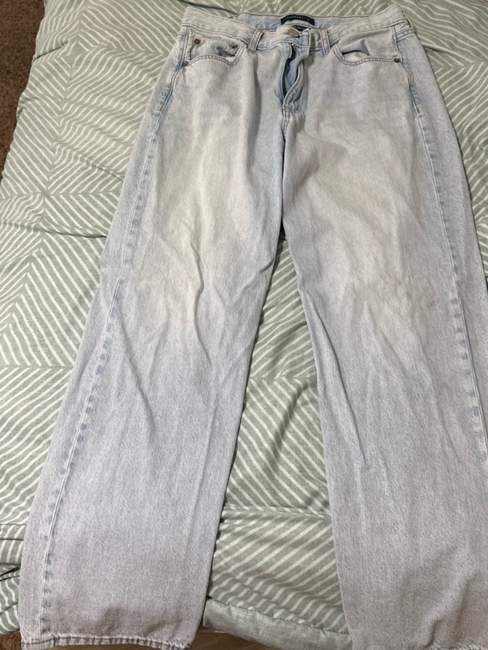Aeropostale Women’s Straight Leg Jeans - Light Blue Wash